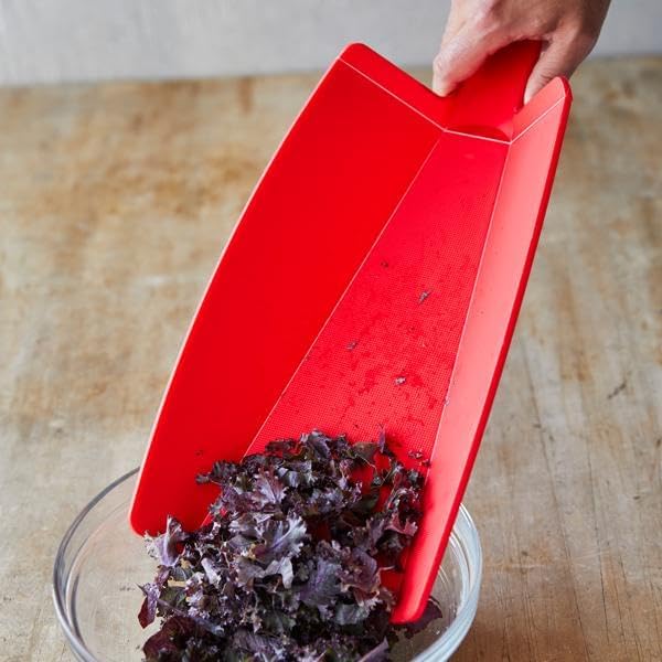Sur La Table Prep & Pour Cutting Board , Black