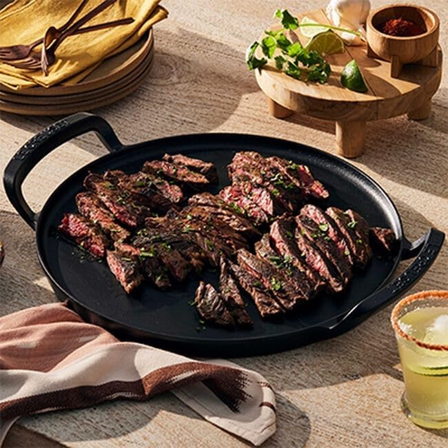 Le Creuset Enameled Cast Iron Pizza Pan, 15"